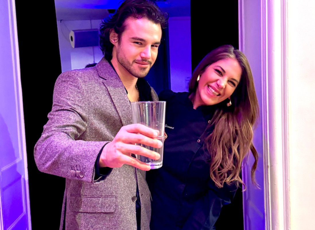 Un buffet d’exception pour Anthony Colette : quand célébrités et bouchées font la fête ensembl